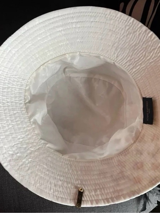 Louis Vuitton White Bucket Hat with Multicolor Monogram main image 5